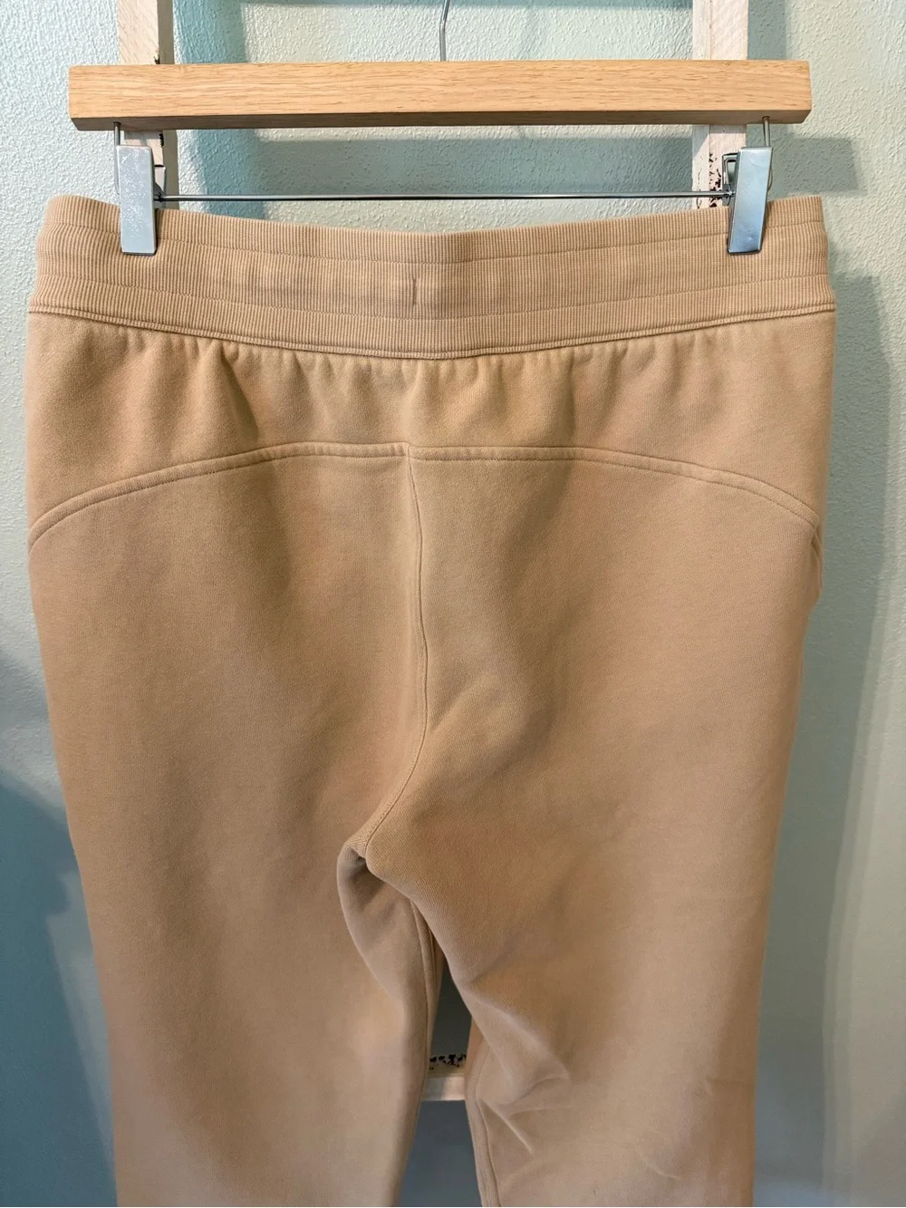 Lululemon High Rise Scuba Joggers Sweatpants Khaki Trench Pockets Size 10 Women